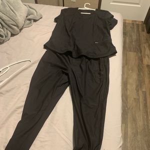 Black Cherokee Form scrubs XL